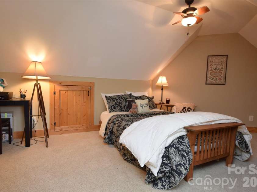 604 Croft View Drive, Bakersville, NC 28705.  MLS# CAR4367249, YatesRealty ID 18021. 