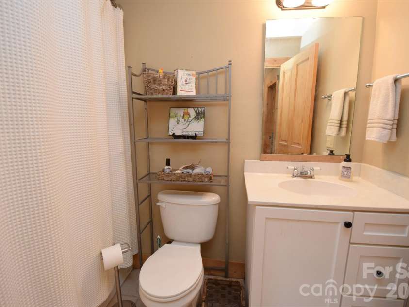 604 Croft View Drive, Bakersville, NC 28705.  MLS# CAR4367249, YatesRealty ID 18021. 