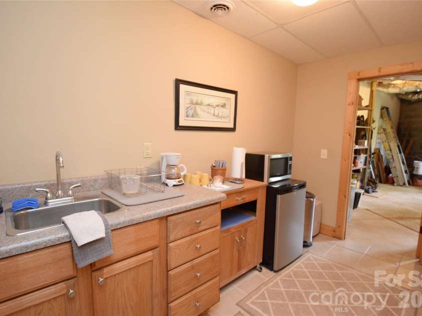 604 Croft View Drive, Bakersville, NC 28705.  MLS# CAR4367249, YatesRealty ID 18021. 