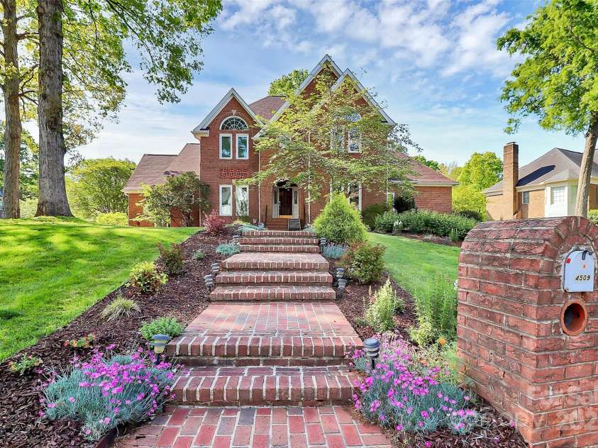 4509 Rosecliff Drive, Charlotte, NC 28277.  MLS# CAR4253851, YatesRealty ID 18022. 