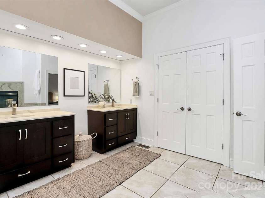 4509 Rosecliff Drive, Charlotte, NC 28277.  MLS# CAR4253851, YatesRealty ID 18022. 