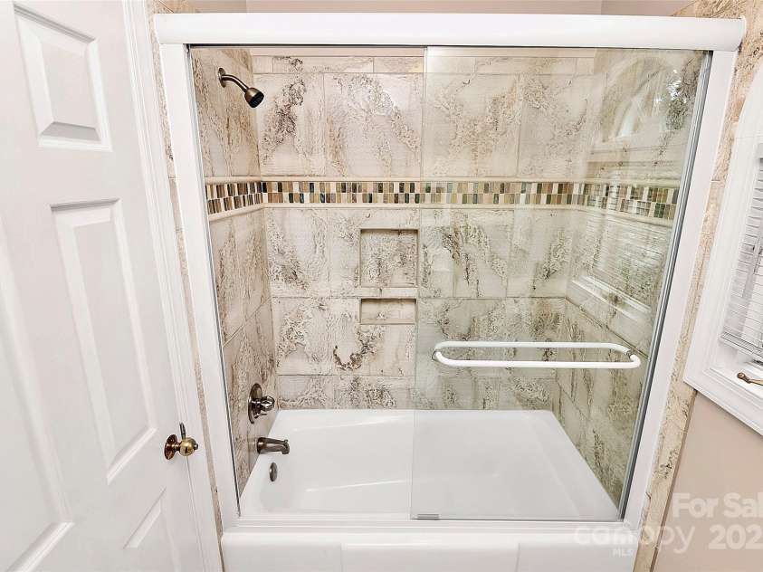 4509 Rosecliff Drive, Charlotte, NC 28277.  MLS# CAR4253851, YatesRealty ID 18022. 