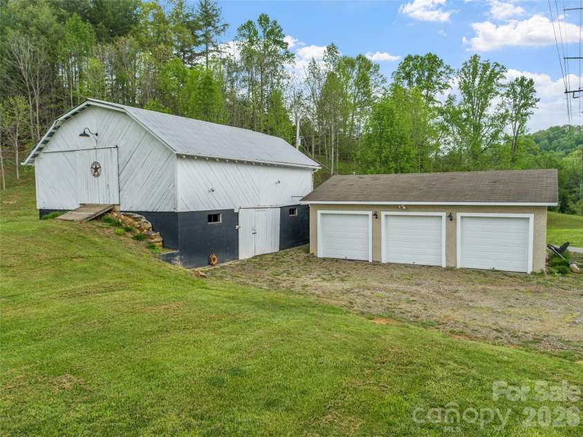 2581 Double Island Road, Burnsville, NC 28740.  MLS# CAR4320527, YatesRealty ID 18023. 