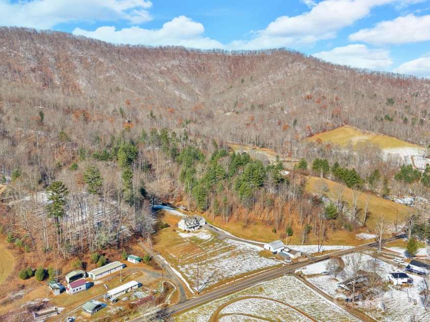2581 Double Island Road, Burnsville, NC 28740.  MLS# CAR4320527, YatesRealty ID 18023. 