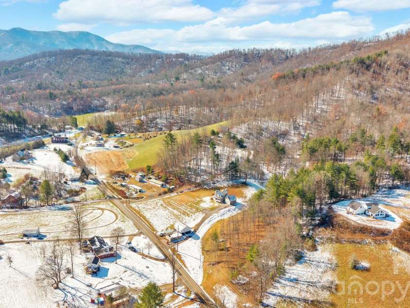 2581 Double Island Road, Burnsville, NC 28740.  MLS# CAR4320527, YatesRealty ID 18023. 