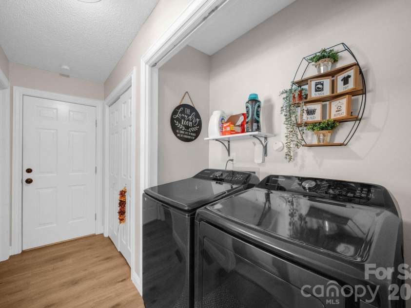2581 Double Island Road, Burnsville, NC 28740.  MLS# CAR4320527, YatesRealty ID 18023. Laundry Room