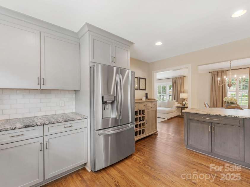 4346 Walker Road, Charlotte, NC 28211.  MLS# CAR4250204, YatesRealty ID 18023. Kitchen