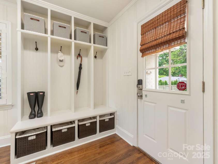 4346 Walker Road, Charlotte, NC 28211.  MLS# CAR4250204, YatesRealty ID 18023. Mud Room
