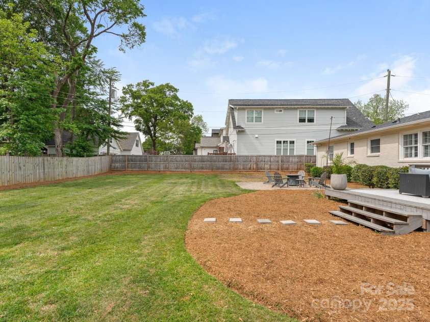 4346 Walker Road, Charlotte, NC 28211.  MLS# CAR4250204, YatesRealty ID 18023. Rear yard