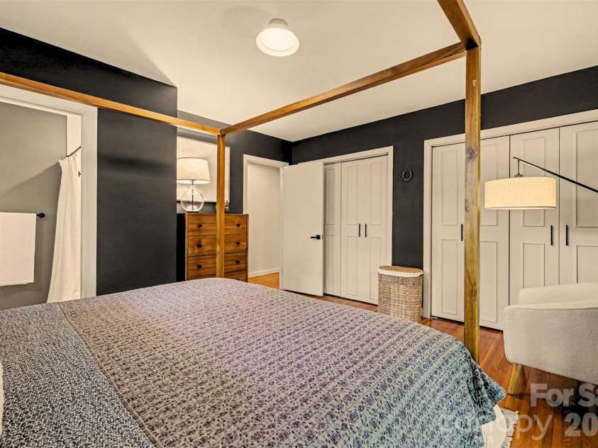 1419 Redcoat Drive, Charlotte, NC 28211.  MLS# CAR4375138, YatesRealty ID 18024. 