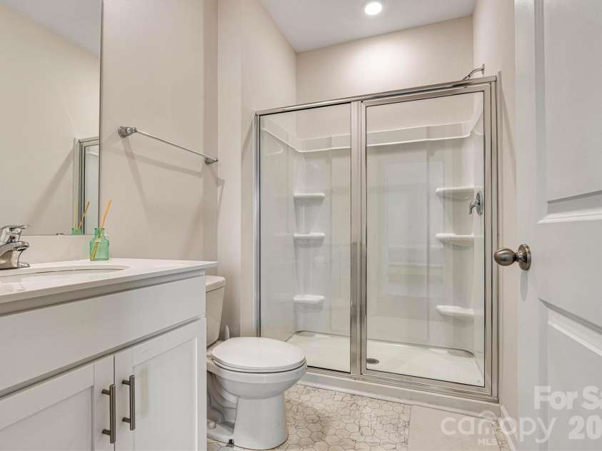 1241 37th Avenue Lane, Hickory, NC 28601.  MLS# CAR4373443, YatesRealty ID 18026. 