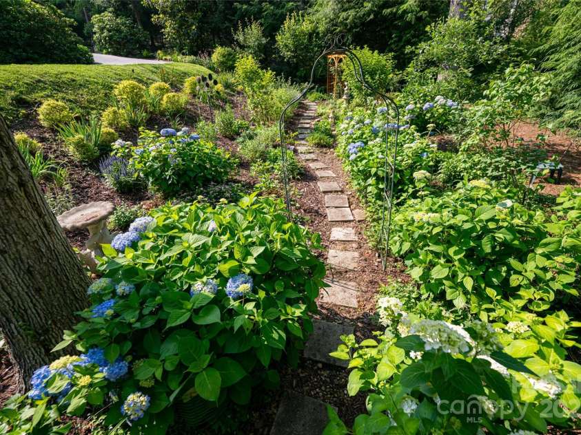 69 Forest Road, Asheville, NC 28803.  MLS# CAR4253523, YatesRealty ID 18027. 