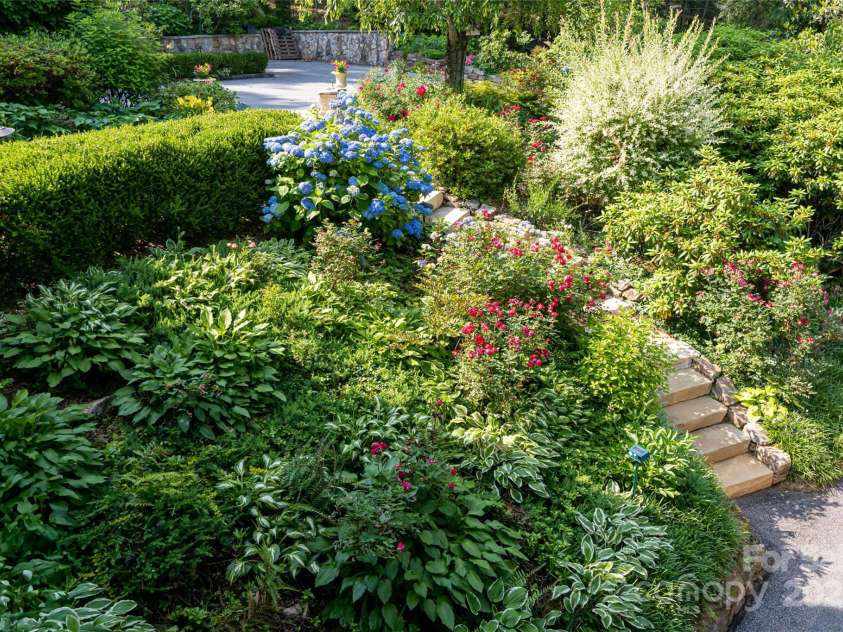 69 Forest Road, Asheville, NC 28803.  MLS# CAR4253523, YatesRealty ID 18027. 