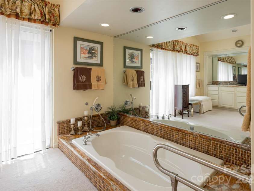 69 Forest Road, Asheville, NC 28803.  MLS# CAR4253523, YatesRealty ID 18027. 