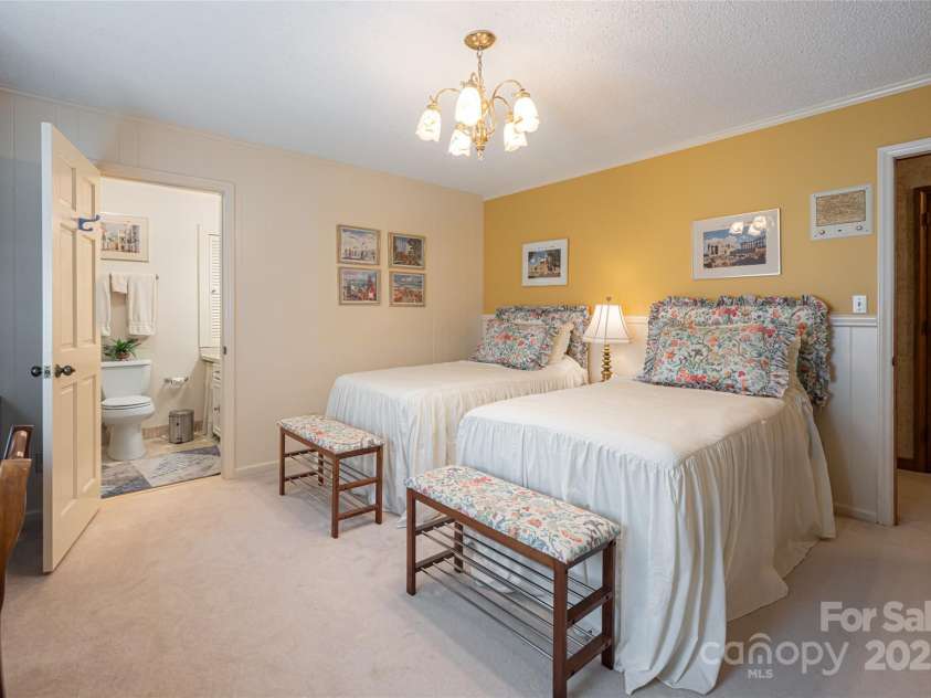 69 Forest Road, Asheville, NC 28803.  MLS# CAR4253523, YatesRealty ID 18027. 