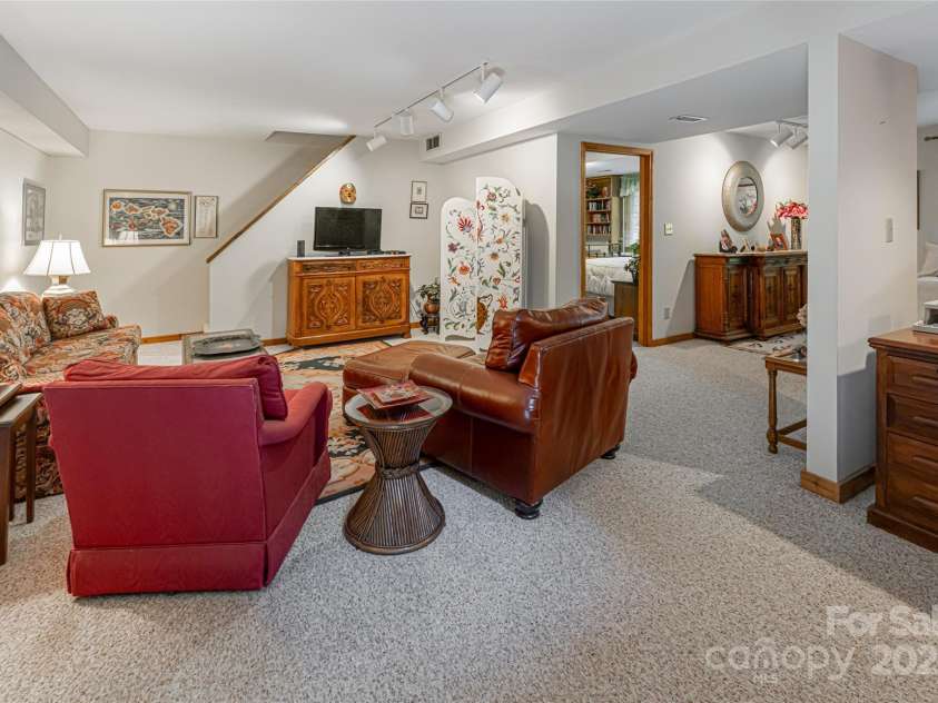 69 Forest Road, Asheville, NC 28803.  MLS# CAR4253523, YatesRealty ID 18027. 