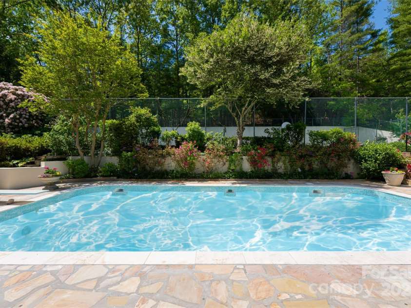 69 Forest Road, Asheville, NC 28803.  MLS# CAR4253523, YatesRealty ID 18027. 