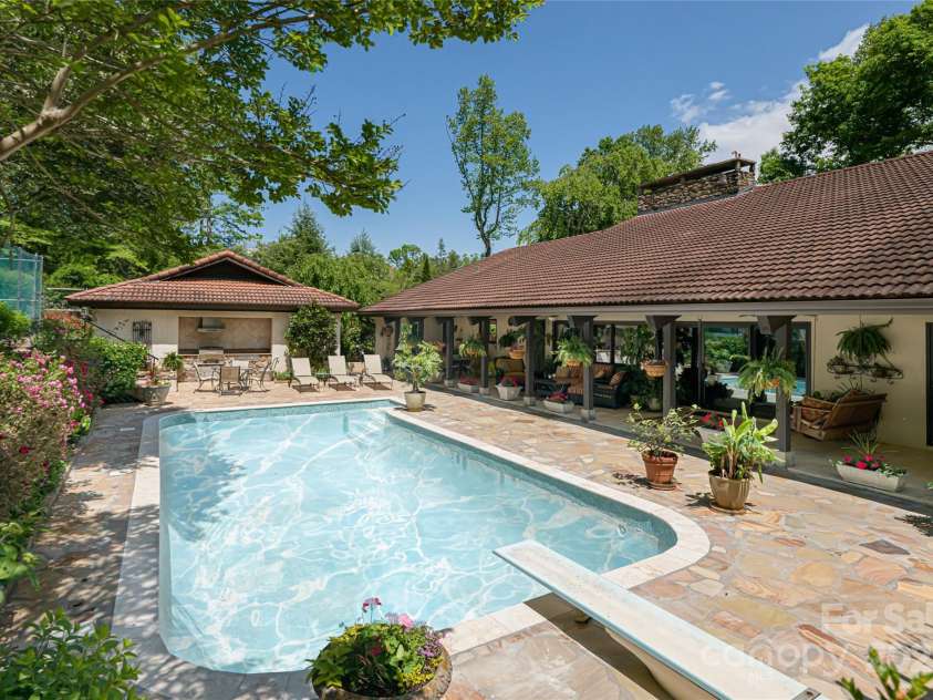 69 Forest Road, Asheville, NC 28803.  MLS# CAR4253523, YatesRealty ID 18027. 