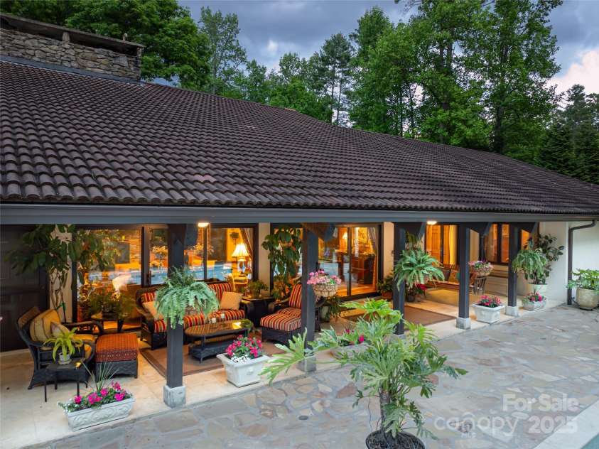 69 Forest Road, Asheville, NC 28803.  MLS# CAR4253523, YatesRealty ID 18027. 