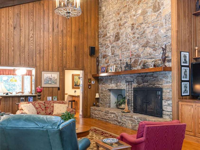 69 Forest Road, Asheville, NC 28803.  MLS# CAR4253523, YatesRealty ID 18027. Great Room