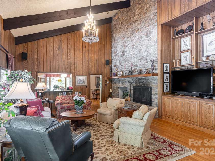 69 Forest Road, Asheville, NC 28803.  MLS# CAR4253523, YatesRealty ID 18027. Greatroom