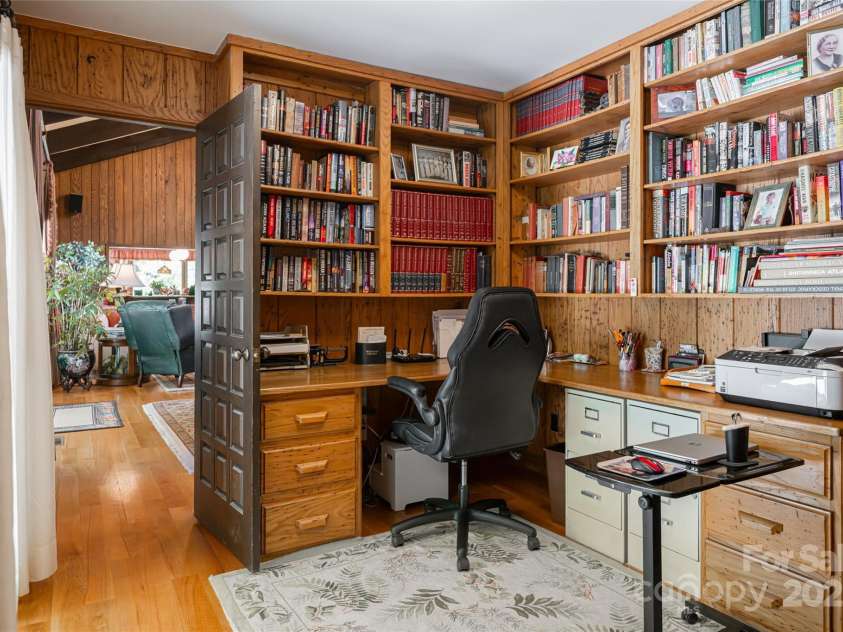 69 Forest Road, Asheville, NC 28803.  MLS# CAR4253523, YatesRealty ID 18027. Office