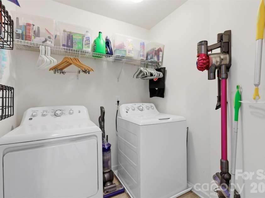 879 Ivy Trail Way, Fort Mill, SC 29715.  MLS# CAR4363773, YatesRealty ID 18027. Laundry Room