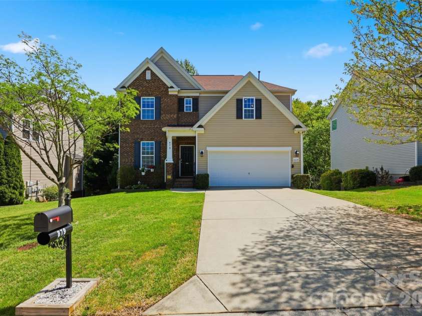 879 Ivy Trail Way, Fort Mill, SC 29715.  MLS# CAR4363773, YatesRealty ID 18027. Welcome Home!