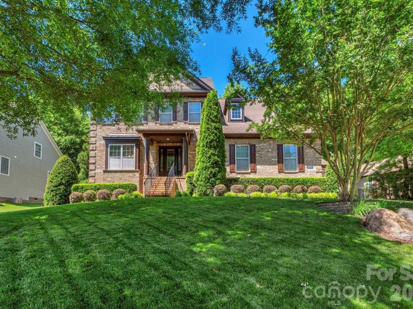 12820 Elkhorn Drive, Charlotte, NC 28278.  MLS# CAR4375174, YatesRealty ID 18029. 