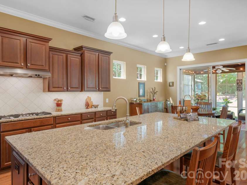 12820 Elkhorn Drive, Charlotte, NC 28278.  MLS# CAR4375174, YatesRealty ID 18029. 