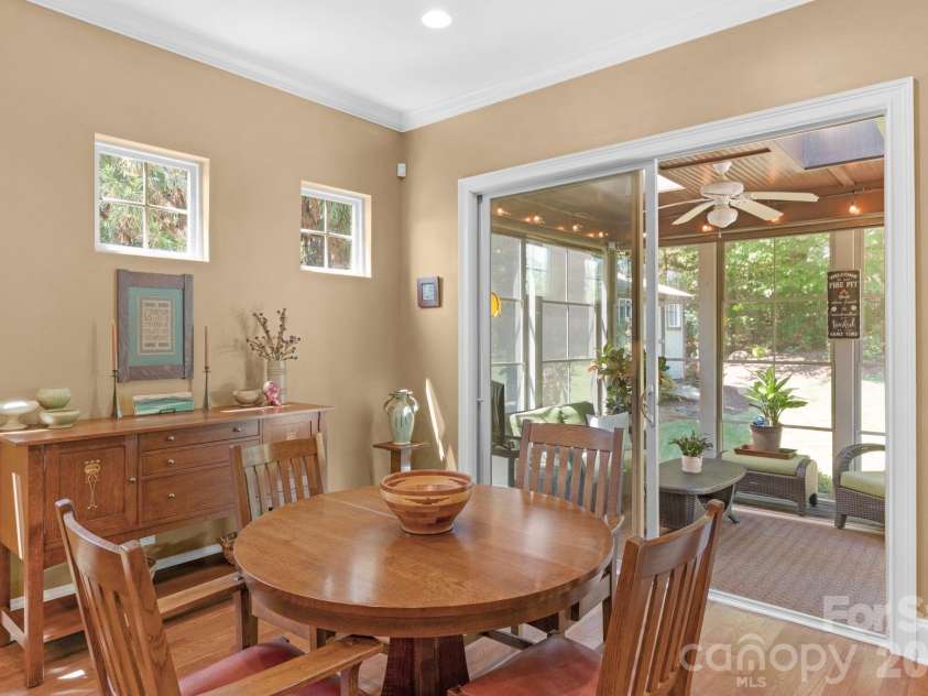 12820 Elkhorn Drive, Charlotte, NC 28278.  MLS# CAR4375174, YatesRealty ID 18029. 