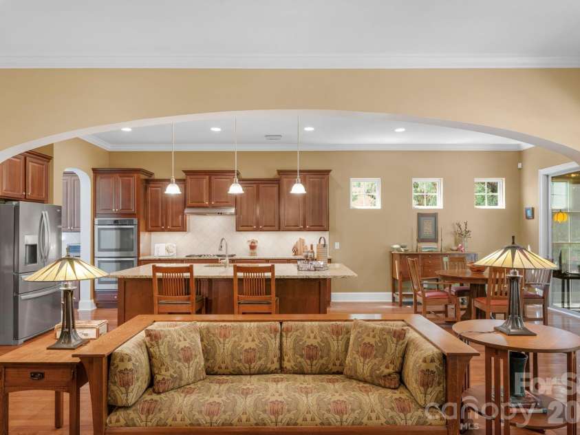 12820 Elkhorn Drive, Charlotte, NC 28278.  MLS# CAR4375174, YatesRealty ID 18029. 