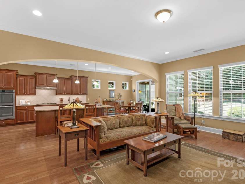 12820 Elkhorn Drive, Charlotte, NC 28278.  MLS# CAR4375174, YatesRealty ID 18029. 