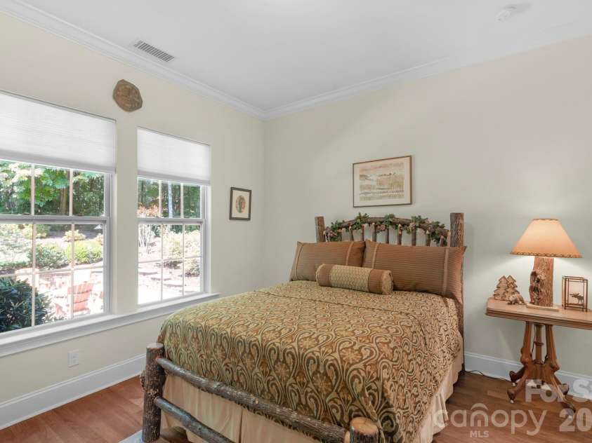 12820 Elkhorn Drive, Charlotte, NC 28278.  MLS# CAR4375174, YatesRealty ID 18029. 