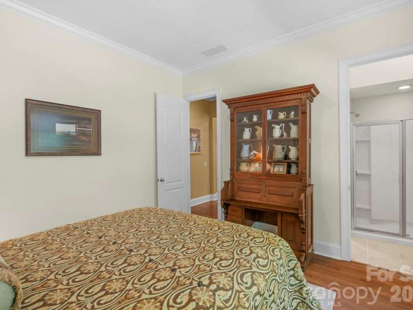 12820 Elkhorn Drive, Charlotte, NC 28278.  MLS# CAR4375174, YatesRealty ID 18029. 