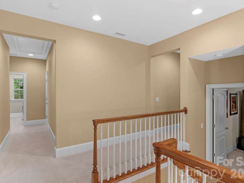 12820 Elkhorn Drive, Charlotte, NC 28278.  MLS# CAR4375174, YatesRealty ID 18029. 