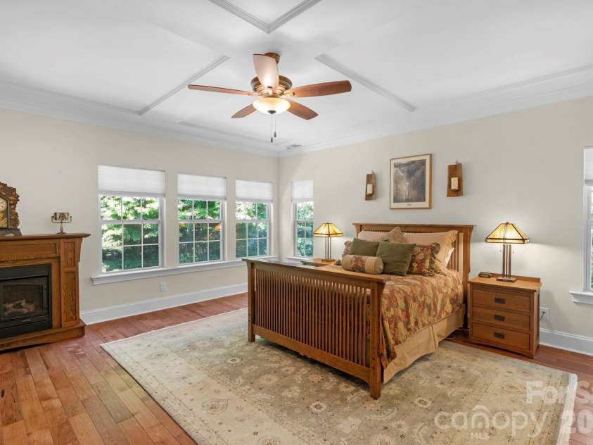 12820 Elkhorn Drive, Charlotte, NC 28278.  MLS# CAR4375174, YatesRealty ID 18029. 