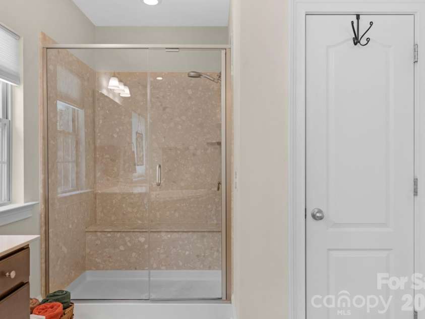 12820 Elkhorn Drive, Charlotte, NC 28278.  MLS# CAR4375174, YatesRealty ID 18029. 