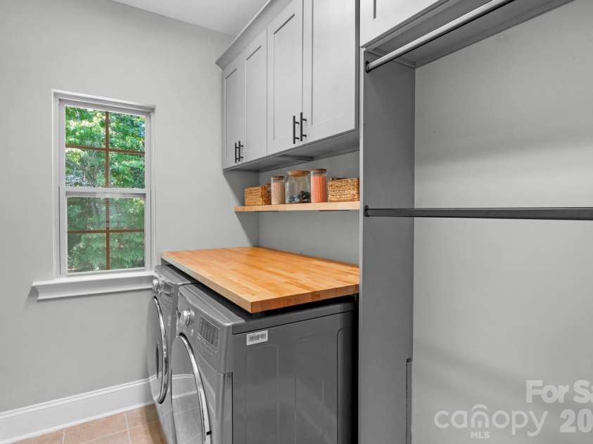 12820 Elkhorn Drive, Charlotte, NC 28278.  MLS# CAR4375174, YatesRealty ID 18029. 