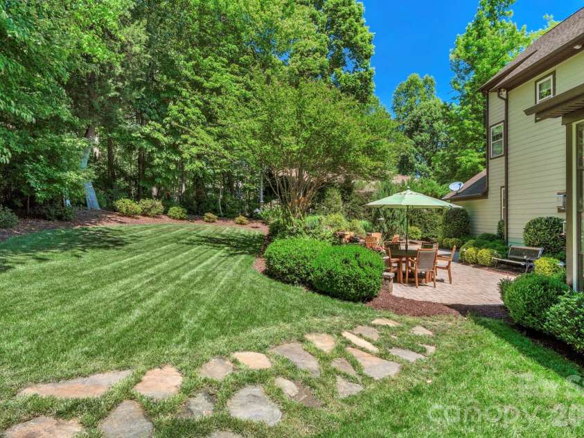 12820 Elkhorn Drive, Charlotte, NC 28278.  MLS# CAR4375174, YatesRealty ID 18029. 