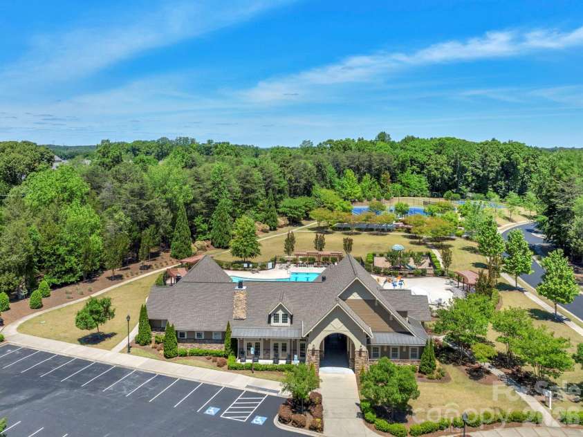 12820 Elkhorn Drive, Charlotte, NC 28278.  MLS# CAR4375174, YatesRealty ID 18029. 