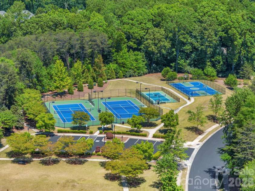 12820 Elkhorn Drive, Charlotte, NC 28278.  MLS# CAR4375174, YatesRealty ID 18029. 