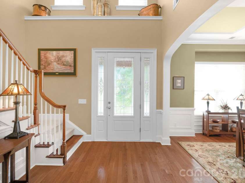 12820 Elkhorn Drive, Charlotte, NC 28278.  MLS# CAR4375174, YatesRealty ID 18029. 