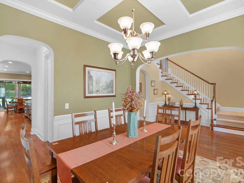 12820 Elkhorn Drive, Charlotte, NC 28278.  MLS# CAR4375174, YatesRealty ID 18029. 