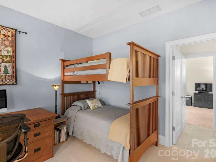 12820 Elkhorn Drive, Charlotte, NC 28278.  MLS# CAR4375174, YatesRealty ID 18029. 