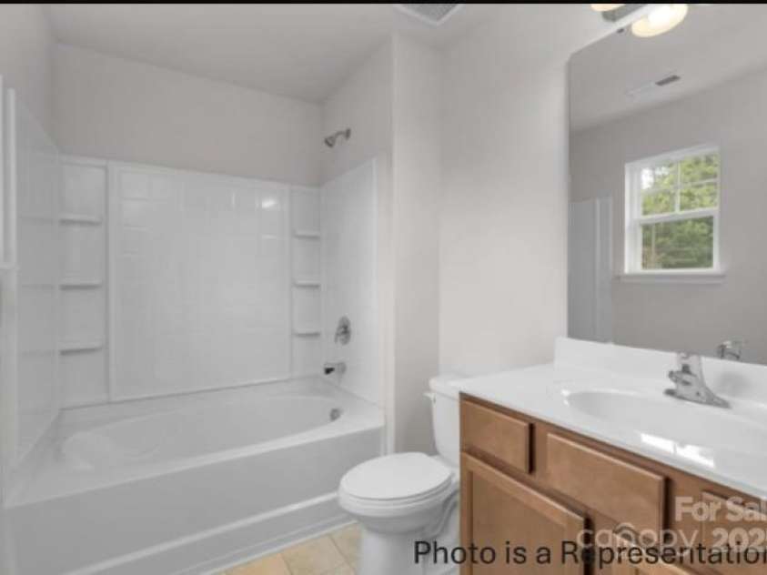 #603 Mt. Mitchell Avenue, Gastonia, NC 28052.  MLS# CAR4232323, YatesRealty ID 1803. Laurel Primary Bath