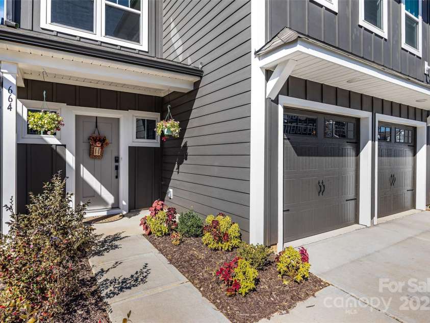 664 Candela Court, York, SC 29745.  MLS# CAR4314850, YatesRealty ID 1803. 