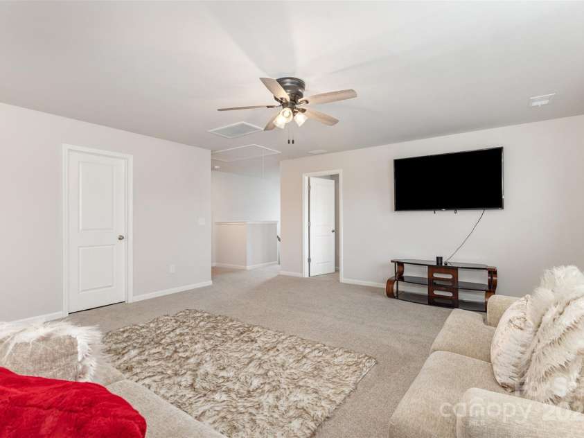 5043 Baileys Run Drive, Rock Hill, SC 29732.  MLS# CAR4261076, YatesRealty ID 18030. Upstairs Loft