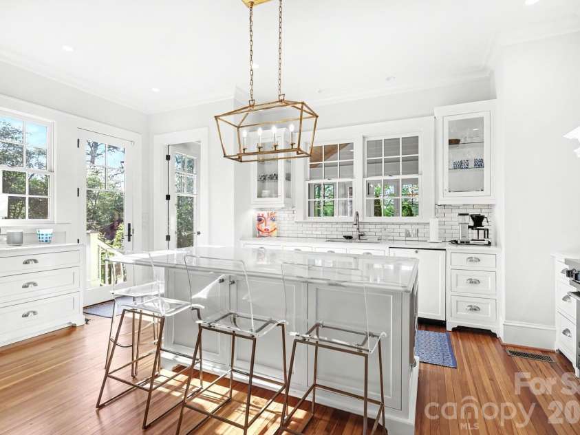 2317 Charlotte Drive, Charlotte, NC 28203.  MLS# CAR4368858, YatesRealty ID 18031. Kitchen