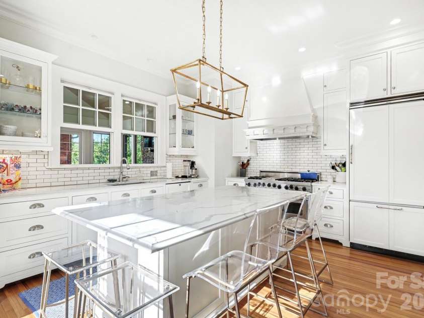 2317 Charlotte Drive, Charlotte, NC 28203.  MLS# CAR4368858, YatesRealty ID 18031. Kitchen